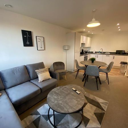 2 Bedroom, 2 Bathroom Modern Apartment Close To Ocean Village, Free Parking, Single Or Double Beds Southampton Ngoại thất bức ảnh