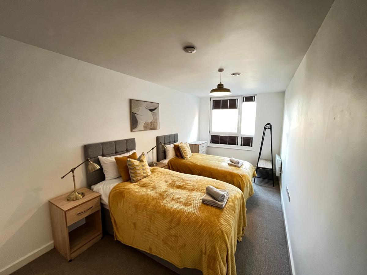 2 Bedroom, 2 Bathroom Modern Apartment Close To Ocean Village, Free Parking, Single Or Double Beds Southampton Ngoại thất bức ảnh
